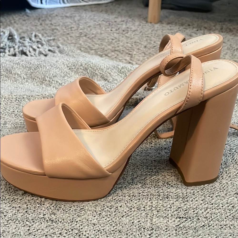 Vince Camino Tan platform Block Heels - Picture 3 of 6